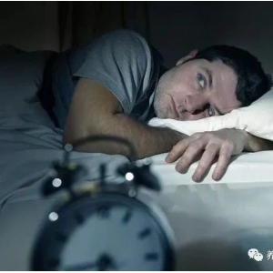 凌晨总是3~4点醒，还易失眠，警惕，可能是这“5种病”找上门了！